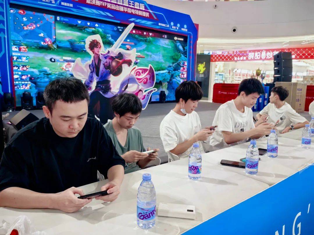 SWYJJ Ambessa的无敌执行zhqiyu1水晶箭带领团队晋级 FunPlus Phoenix 取得领先